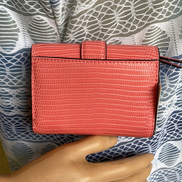 MICHAEL KORS CARMEN MEDIUM FLAP LOGO BIFOLD WALLET GRAPEFRUIT - Picture 16 of 16